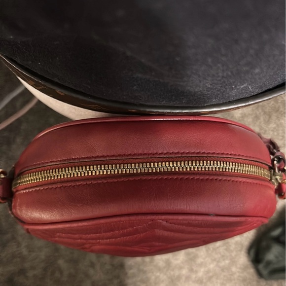 ⭐️GG Marmont Round Matelasse Mini Leather Shoulder Bag - Picture 6 of 8